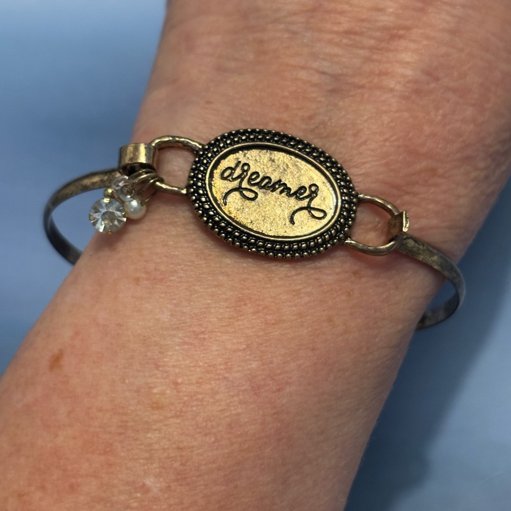 🌻Rustic Gold Tone ‘Dreamer’ Bracelet
